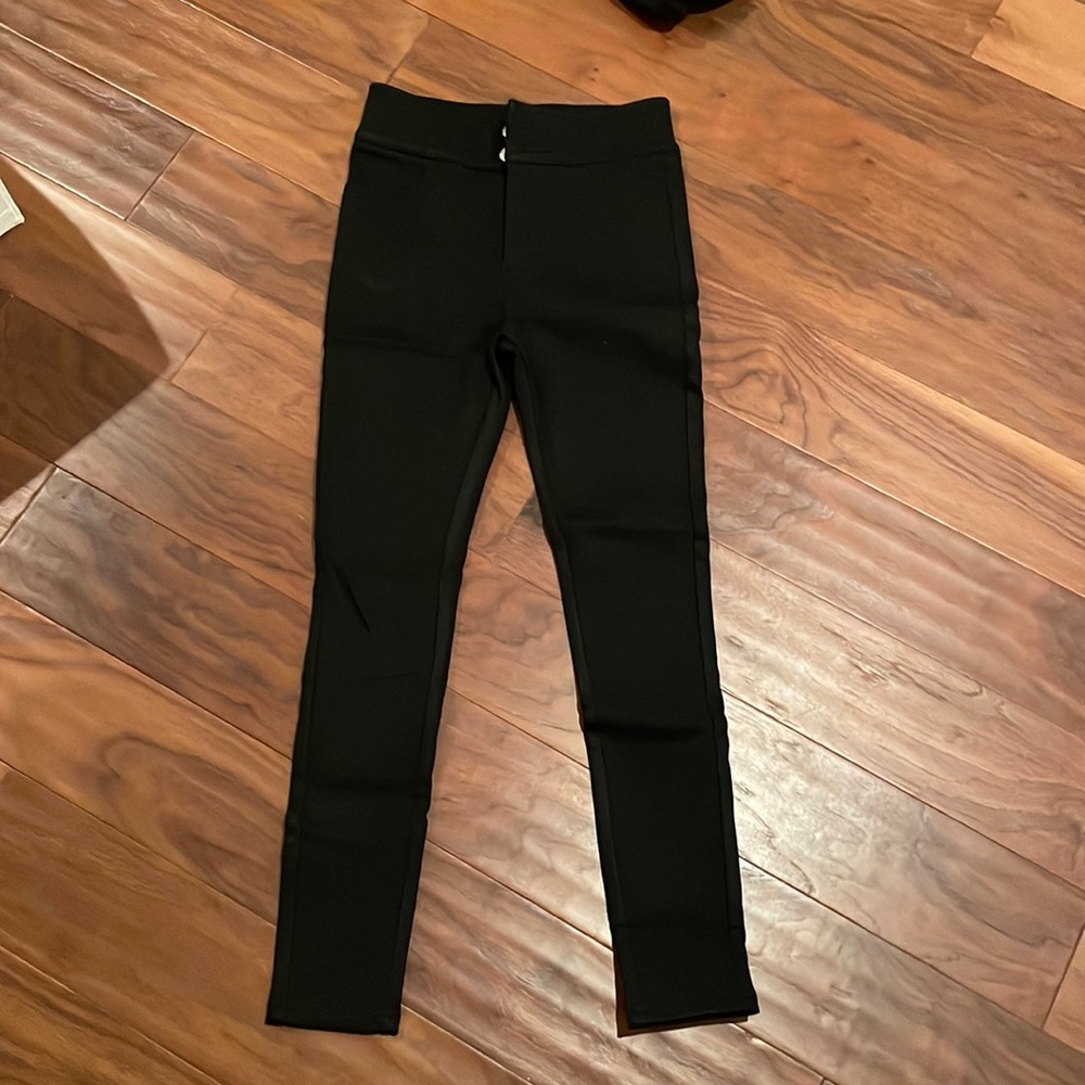 Black pants brand new S